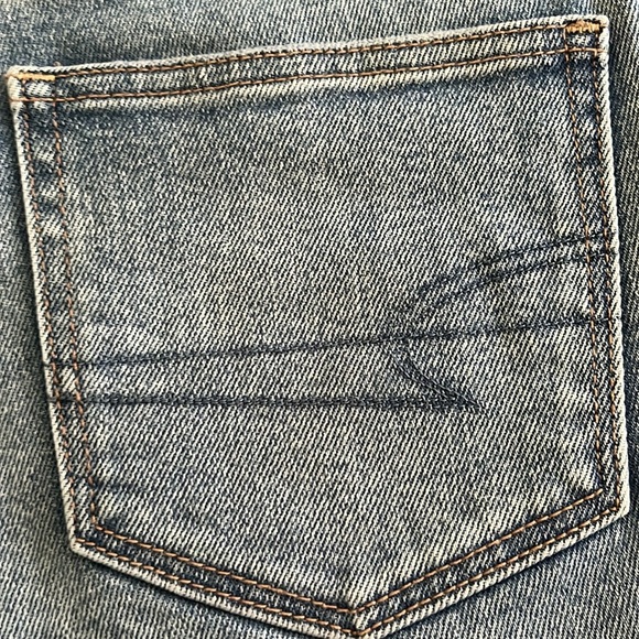 American Eagle Mom Short size 4  in Excellent Condition - clean, clean, clean! - Picture 4 of 6